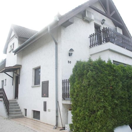 Szuzanna Fenyves Panzio Bed & Breakfast Siofok Luaran gambar