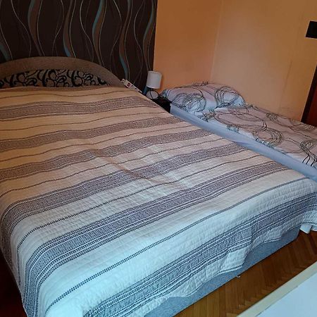 Szuzanna Fenyves Panzio Bed & Breakfast Siofok Luaran gambar