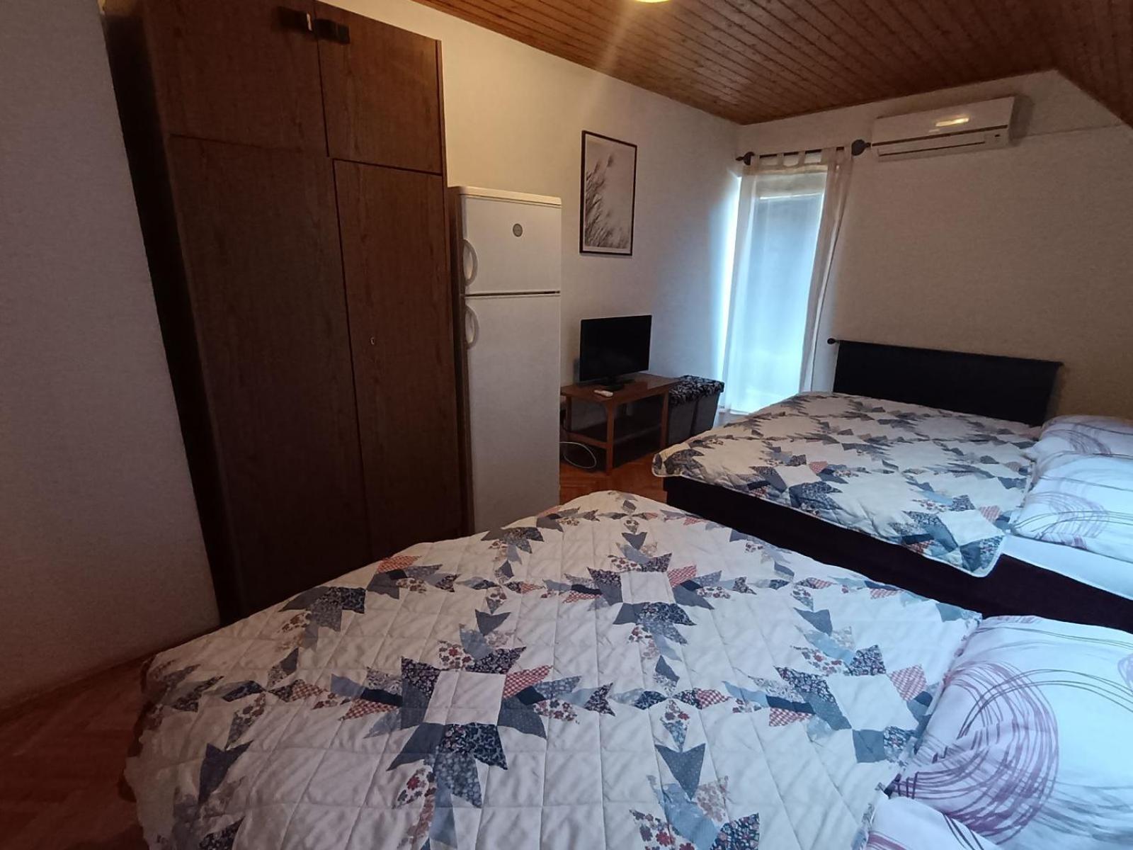 Szuzanna Fenyves Panzio Bed & Breakfast Siofok Luaran gambar