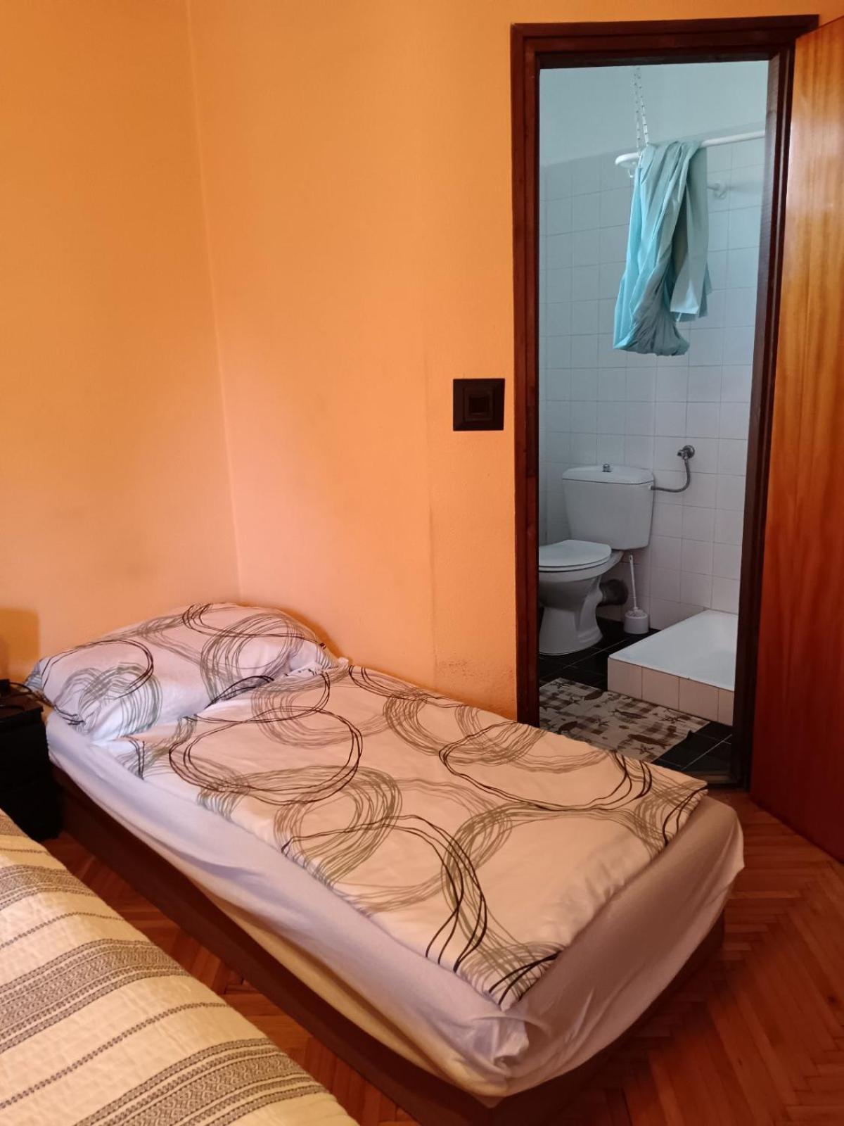 Szuzanna Fenyves Panzio Bed & Breakfast Siofok Luaran gambar